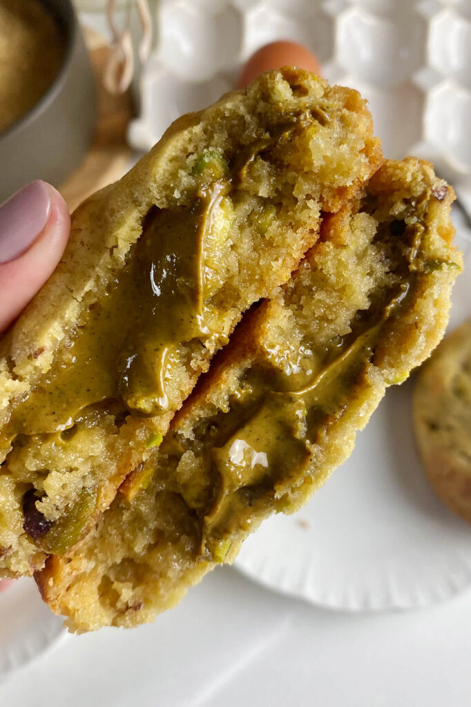 One dough: lots of cookies pistachio