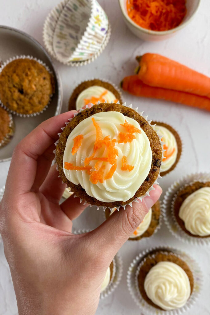 Carrot cupcakes with cream cheese frosting recipe