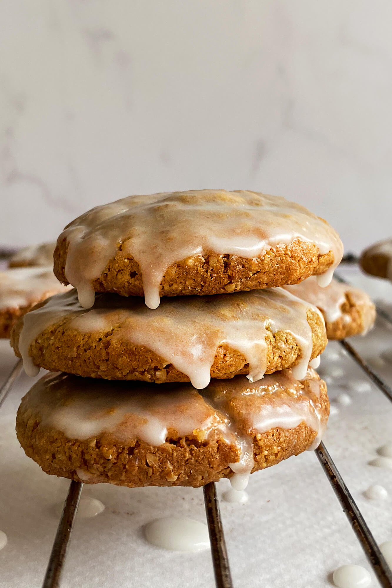 Iced oatmeal cookies