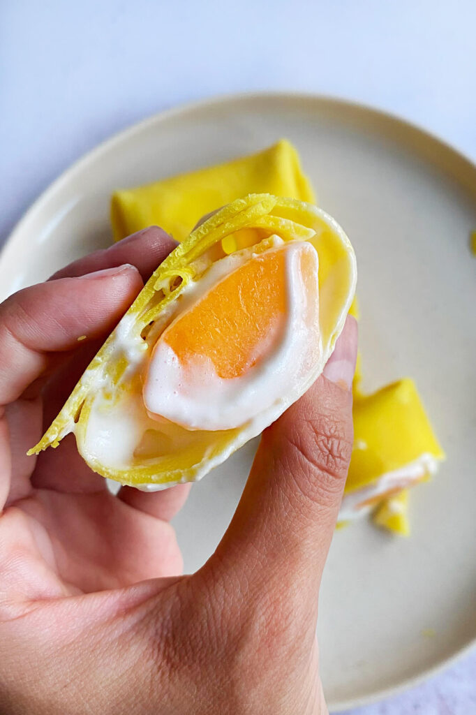 How to make Peaches and cream crepes