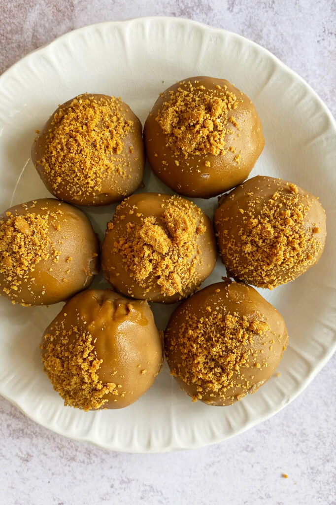 How to make Biscoff cheesecake bites
