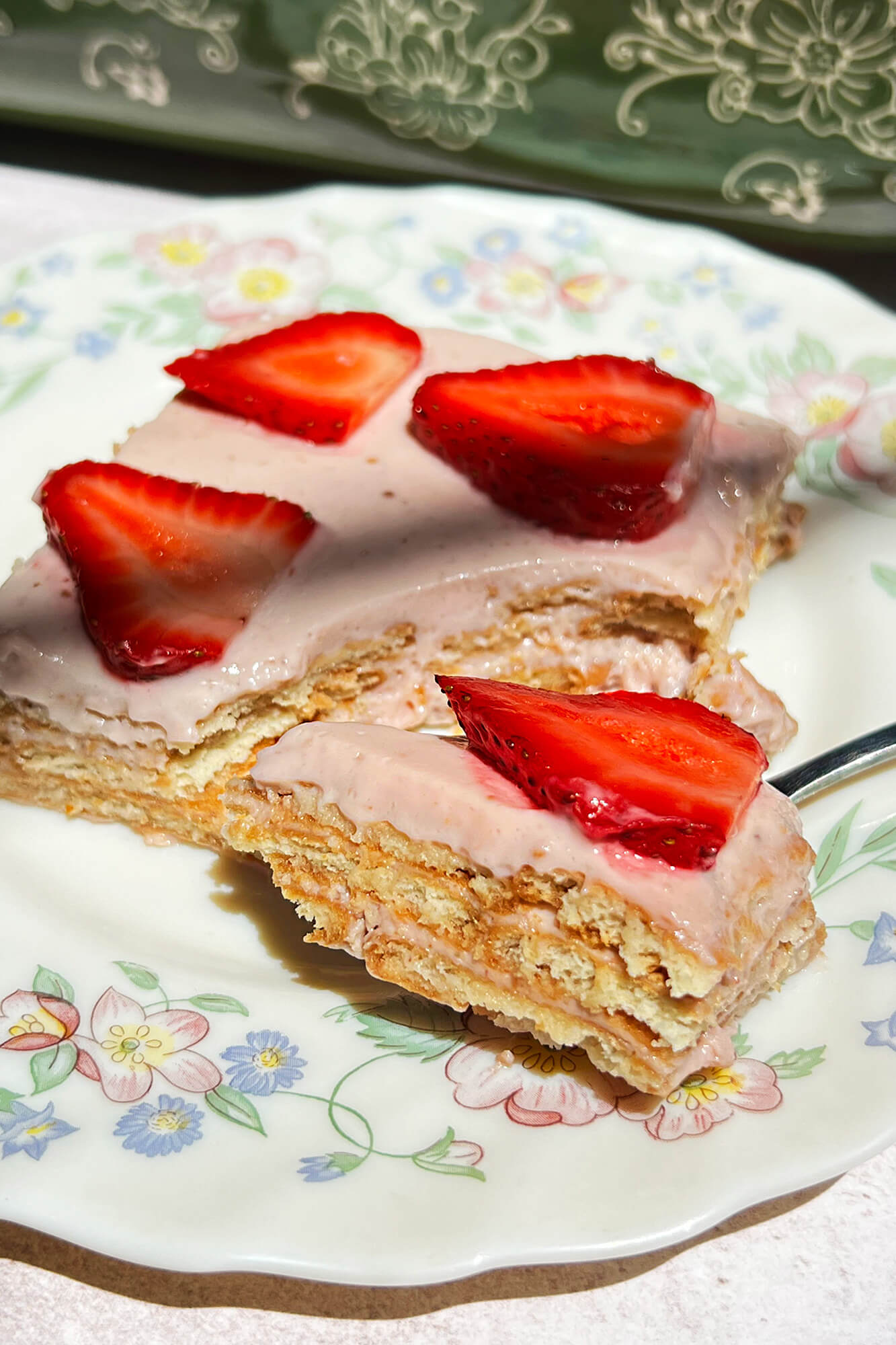 Strawberry icebox cake