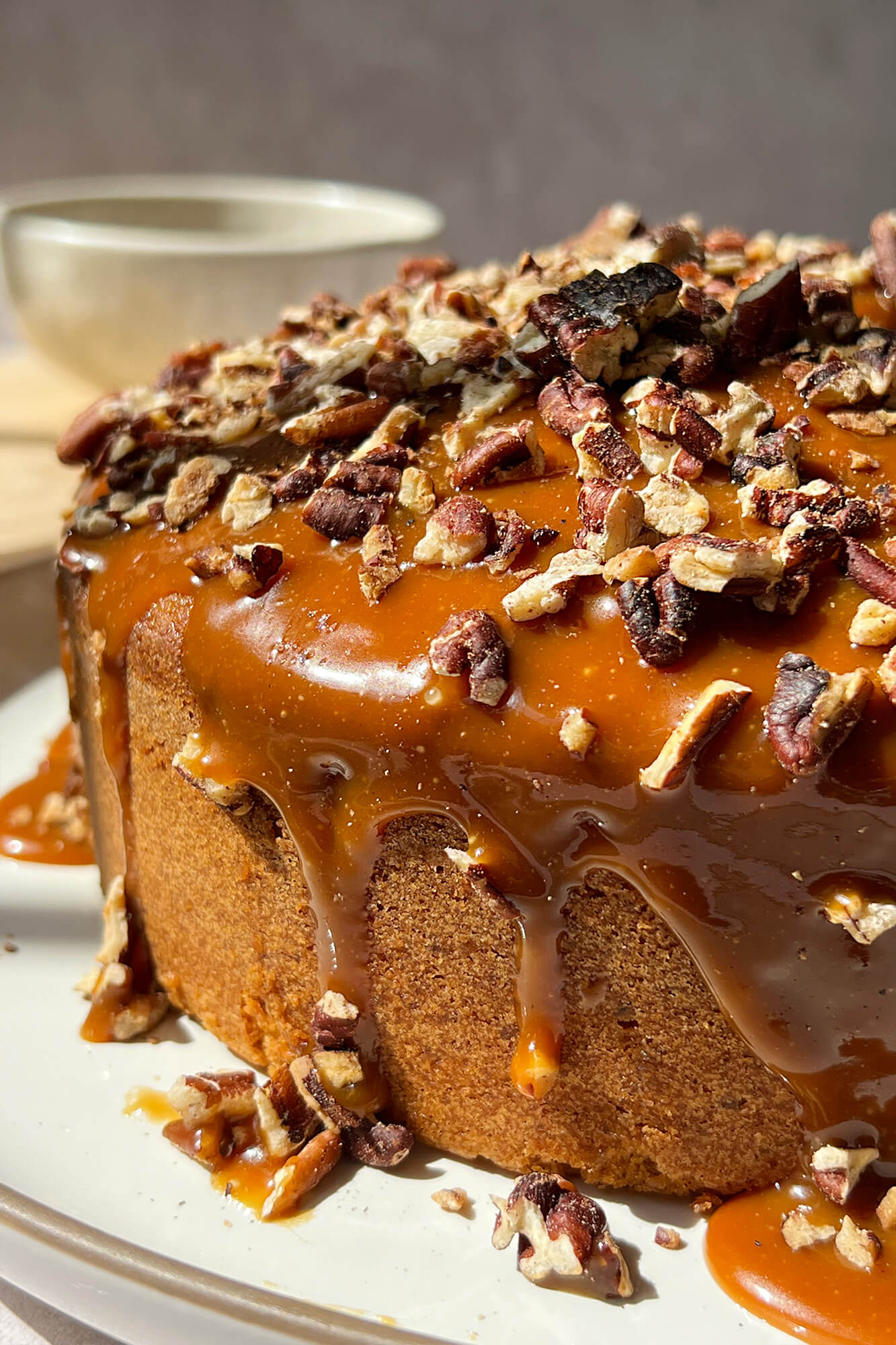 Caramel nut cake
