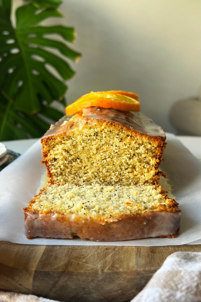 Panqué de naranja y semillas de amapola