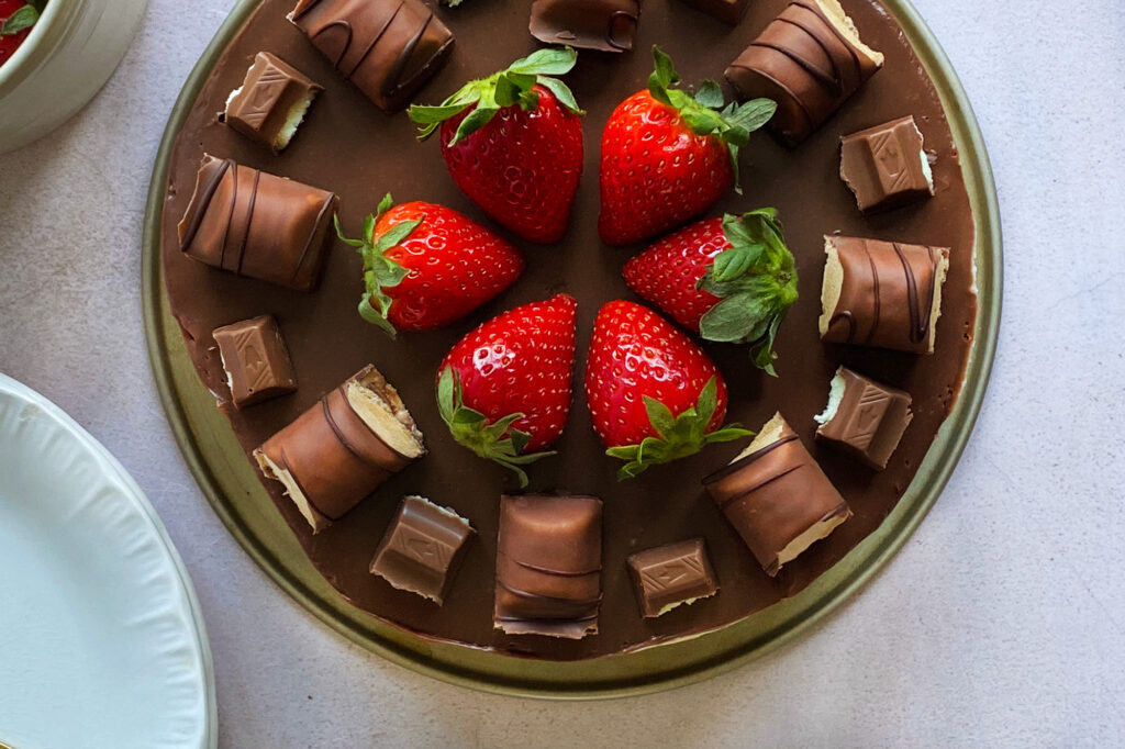 No-Bake Kinder bueno cheesecake