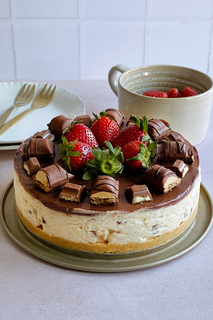 No-Bake Kinder bueno cheesecake